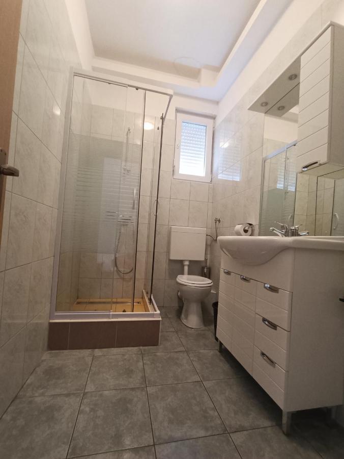 Apartmani Centar Starigrad Paklenica Exterior photo