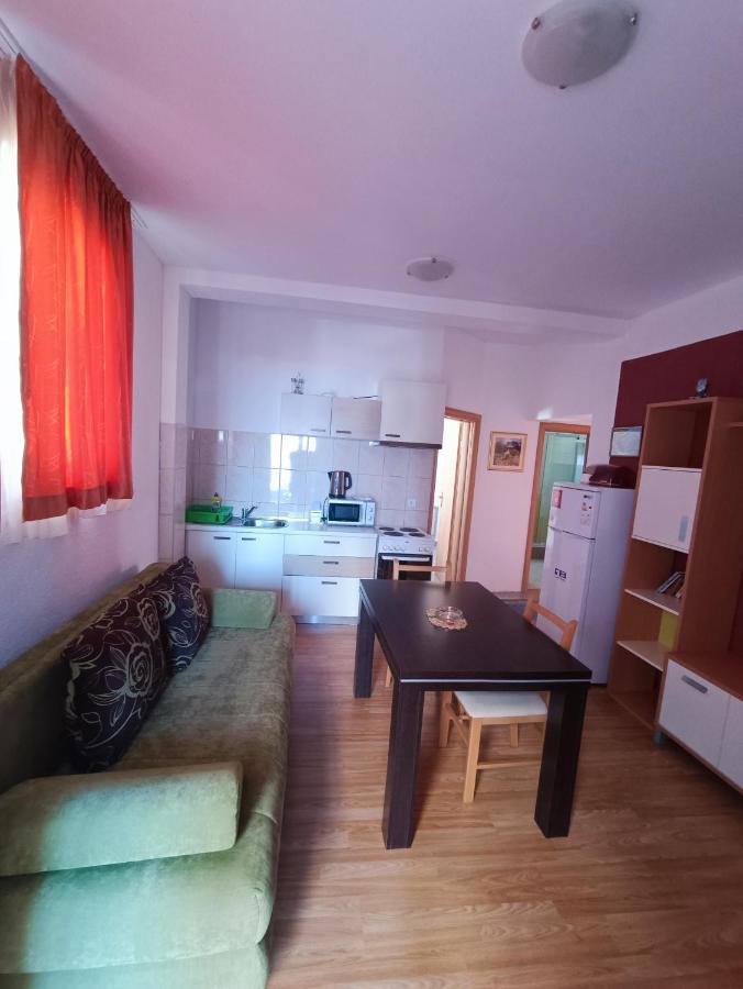Apartmani Centar Starigrad Paklenica Exterior photo
