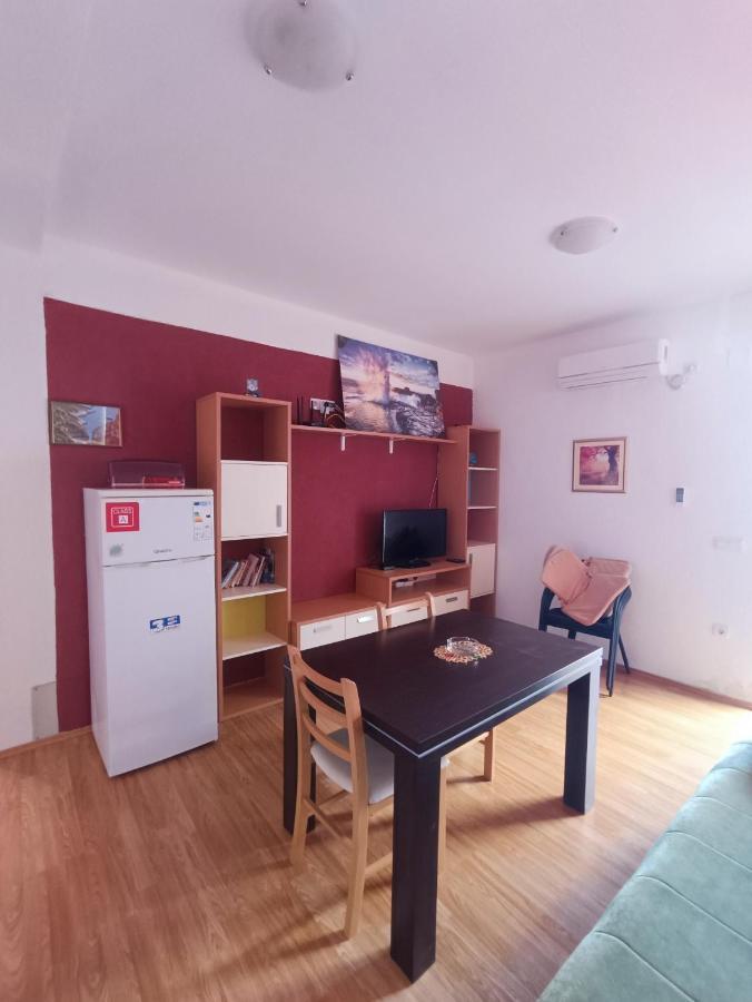 Apartmani Centar Starigrad Paklenica Exterior photo
